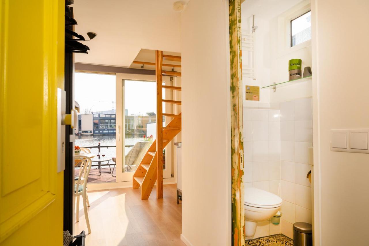 Houseboat Studio With Canalview And Free Bikes Amsterdam Esterno foto