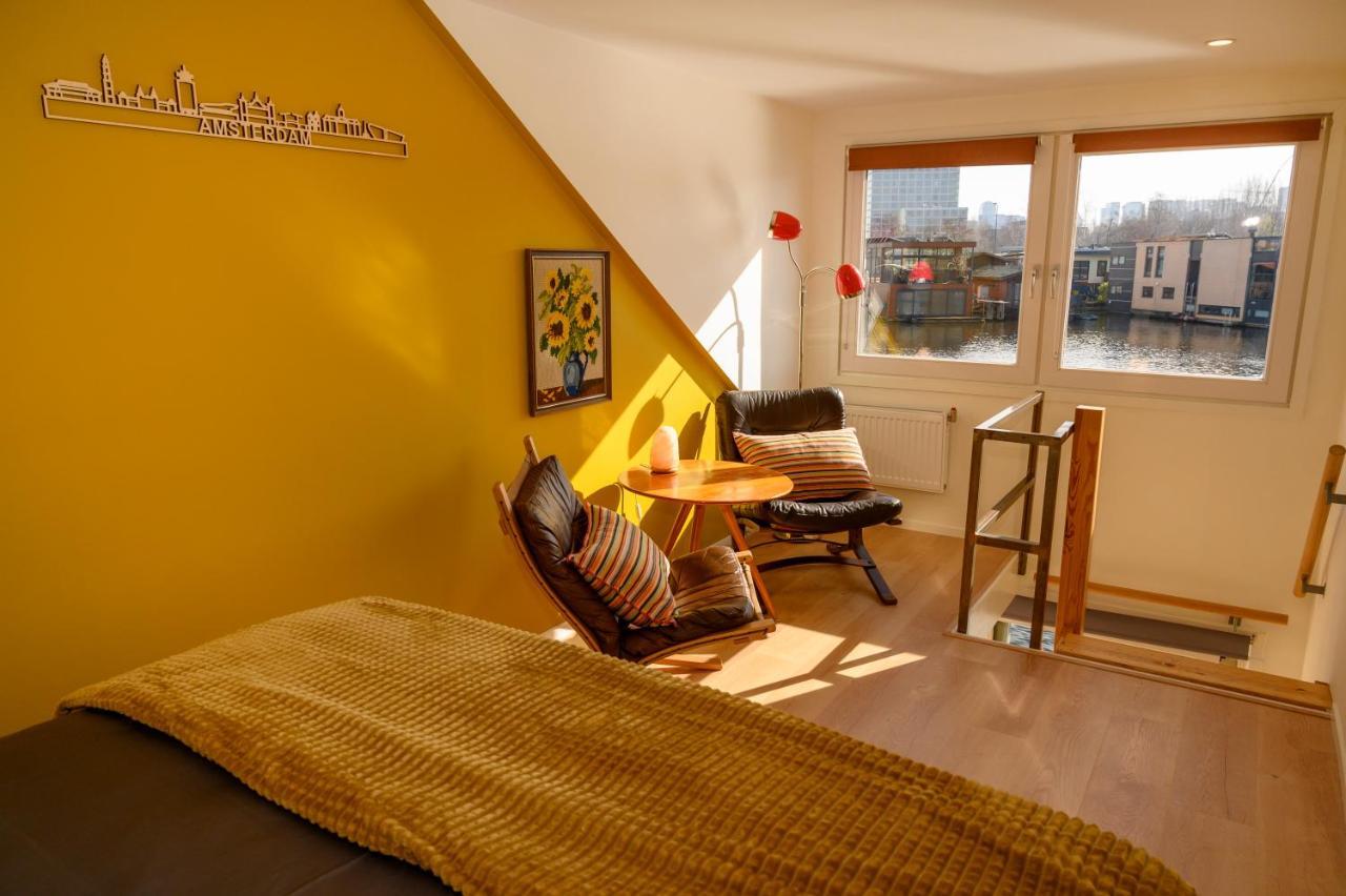 Houseboat Studio With Canalview And Free Bikes Amsterdam Esterno foto