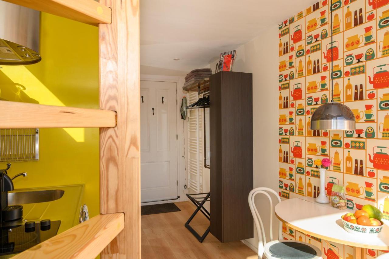 Houseboat Studio With Canalview And Free Bikes Amsterdam Esterno foto